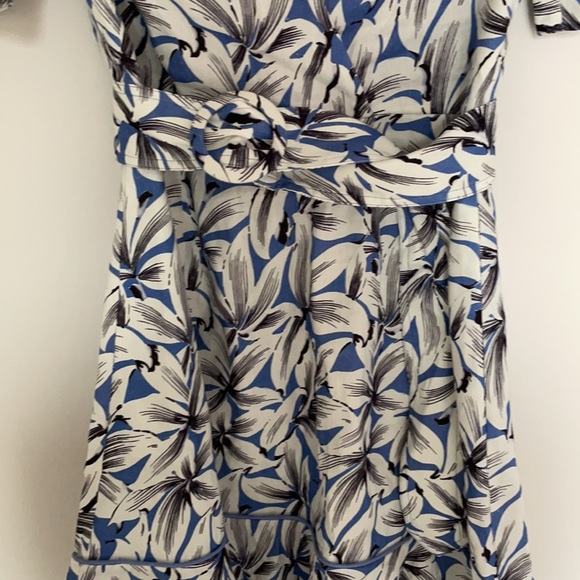 Zoey Floral Linen Blend Dress
JONATHAN SIMKHAI 4 - Picture 3 of 7